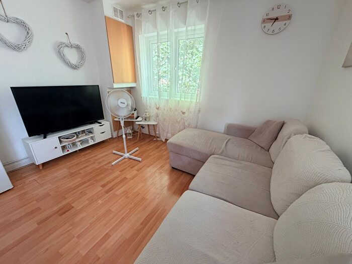 1 Bedroom Flat To Rent In Broadway, West Ealing, W13