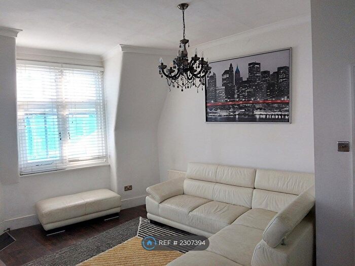 2 Bedroom Flat To Rent In Tottenham Lane, Crouch End, N8