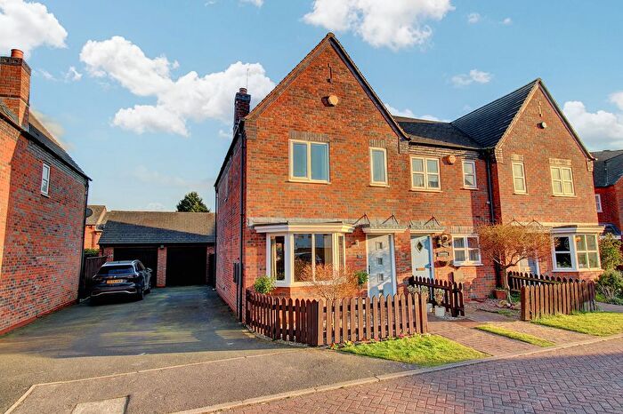 3 Bedroom End Of Terrace House For Sale In Gillespie Close, Fradley, Lichfield, WS13