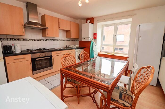 4 Bedroom Flat To Rent In Portswood Road, Southampton, Hampshire, SO17
