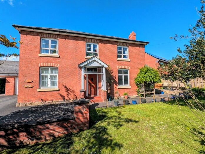 3 Bedroom Apartment For Sale In Lugwardine, Hereford, HR1