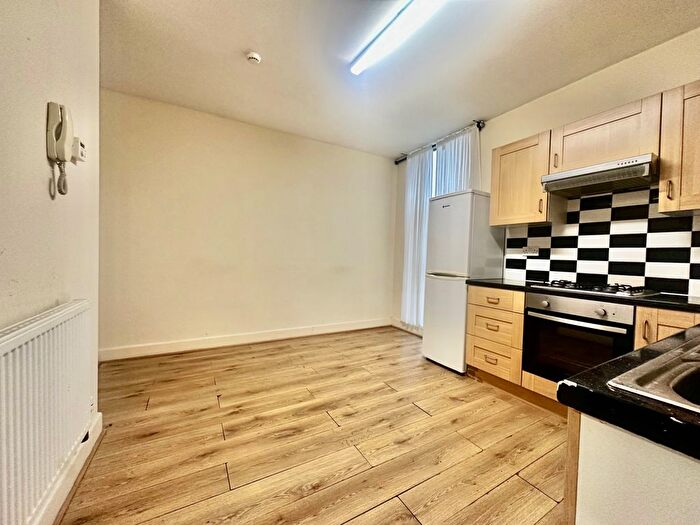 1 Bedroom Flat To Rent In Caxton Road, London, SW19
