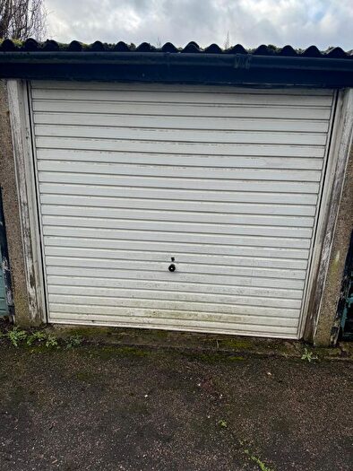 Garage / Parking To Rent In Great North Road, London, N2