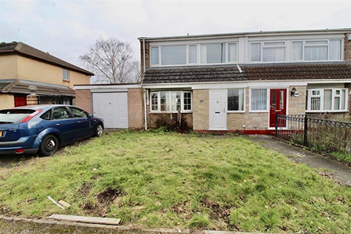 4 Bedroom End Of Terrace House For Sale In Turnhouse Road, Castle Vale, Birmingham, B35