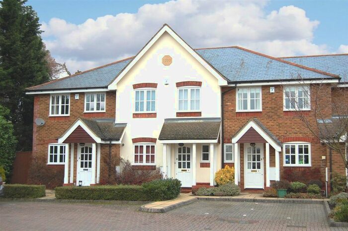 3 Bedroom Terraced House To Rent In Amersham Road, Hazlemere, High Wycombe, HP15