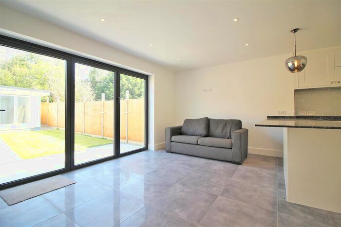 4 Bedroom Terraced House To Rent In Cragg Avenue, Radlett, Hertfordshire, WD7