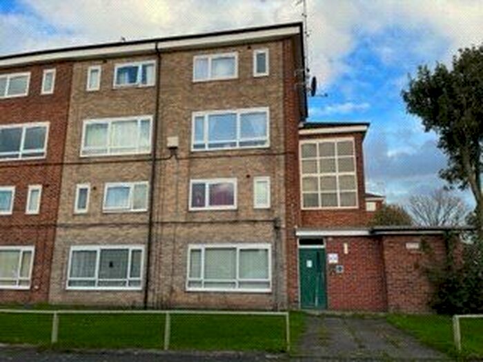 2 Bedroom Flat To Rent In Mount Pleasant Road, Bedworth, Warwickshire, CV12