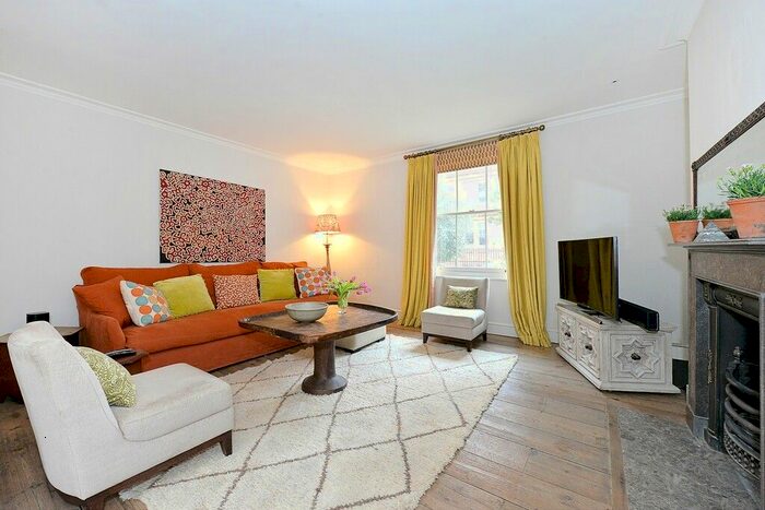 3 Bedroom Property To Rent In Park Walk, Chelsea, SW10