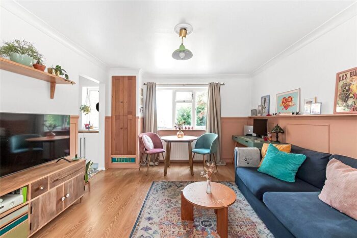 1 Bedroom Apartment For Sale In Oakley Lodge, , Burnt Ash Hill, SE12