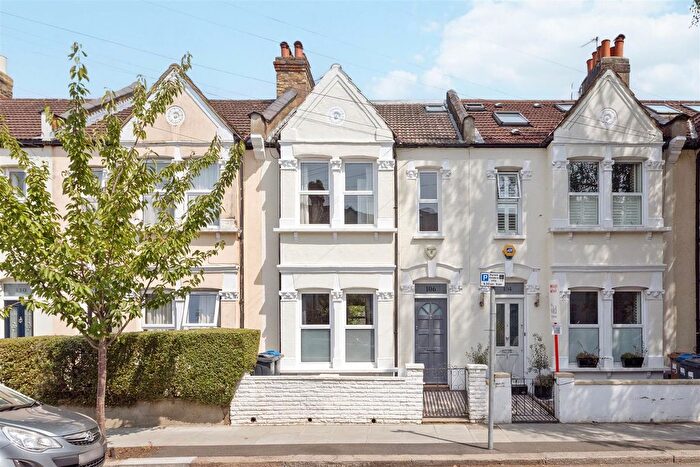 3 Bedroom Terraced House For Sale In Havelock Road, London, SW19