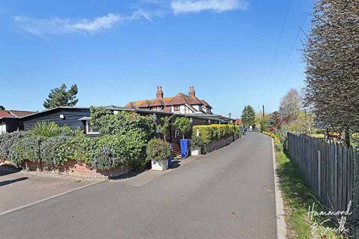 4 Bedroom Property For Sale In New Farm Drive, Abridge, RM4