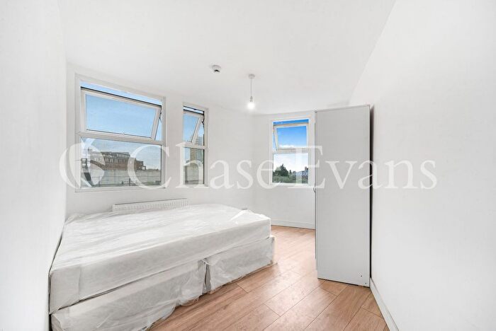 3 Bedroom Flat To Rent In Great Eastern Street, Shoreditch, London, EC2A