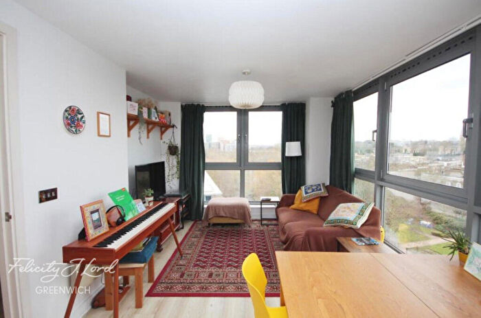 2 Bedroom Flat To Rent In Deals Gateway, London, SE13
