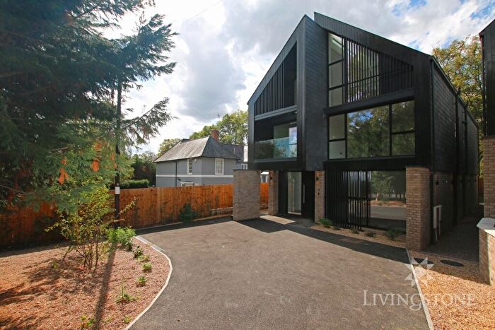 7 Bedroom Detached House To Rent In Carisbrooke Road, Knighton, LE2