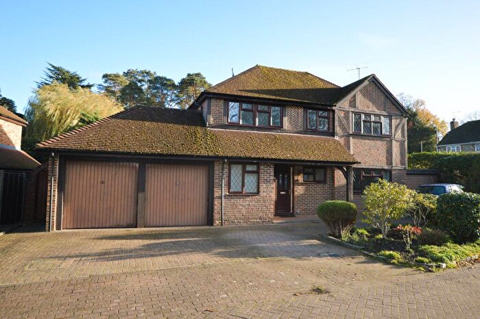 4 Bedroom Detached House For Sale In Kemp Court Bagshot, GU19