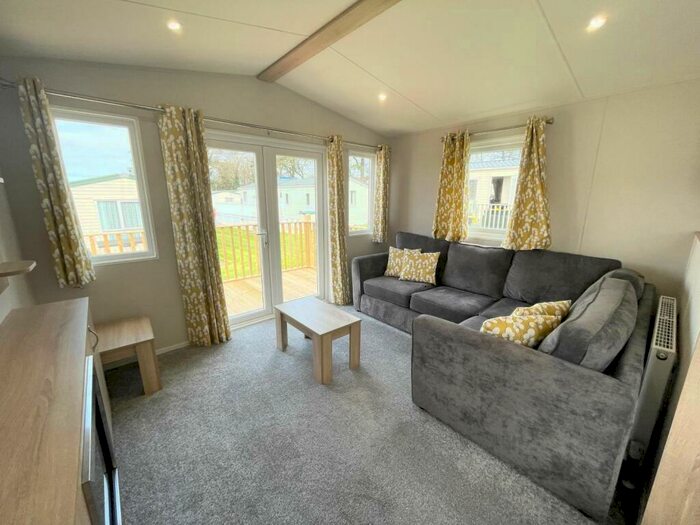 2 Bedroom Caravan For Sale In Hurworth Rd, Darlington, DL2