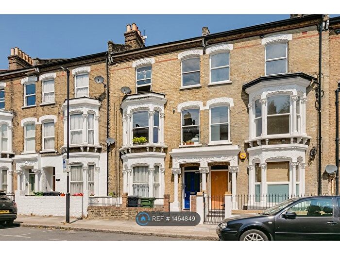 3 Bedroom Flat To Rent In Kellett Road, London, SW2
