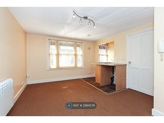 1 Bedroom Flat To Rent In Western Road, Tring, HP23