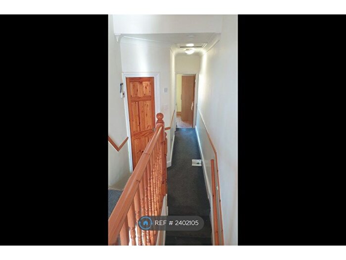 2 Bedroom Flat To Rent In Michael Road, London, E11