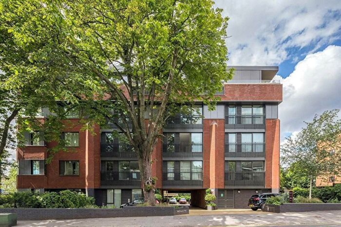 2 Bedroom Apartment For Sale In Brighton Road, Purley, CR8