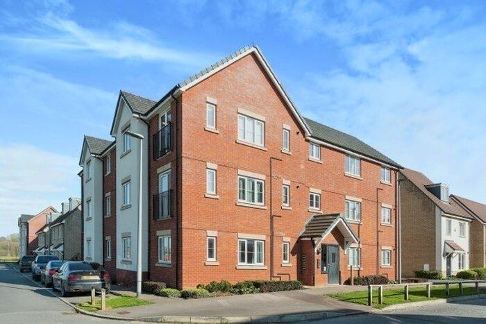 2 Bedroom Flat To Rent In Galapagos Grove, Milton Keynes, MK3