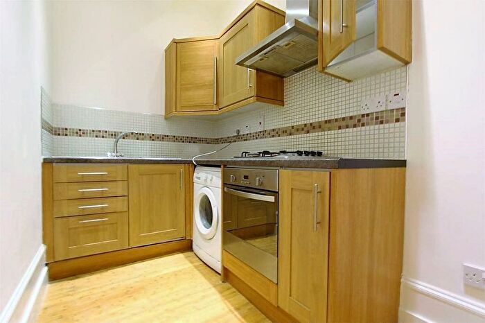 3 Bedroom Flat To Rent In Palermo Road, London, NW10