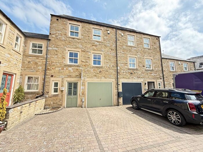 5 Bedroom Town House For Sale In Thorngate Place, Barnard Castle, County Durham, DL12