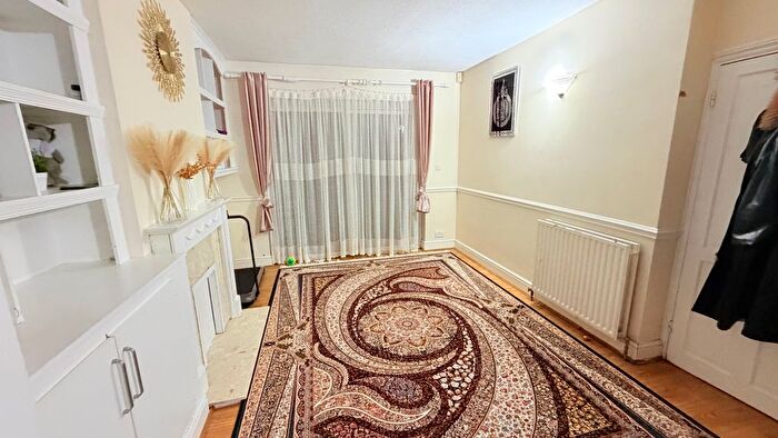 3 Bedroom Terraced House For Sale In St. Marys Walk, Hayes, UB3