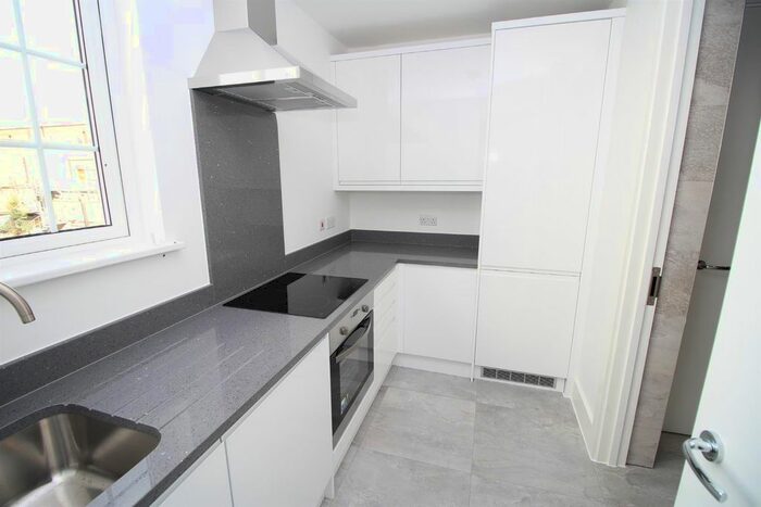 1 Bedroom Flat To Rent In Bank Court, Hemel Hempstead, HP1