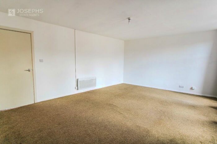 1 Bedroom Apartment To Rent In Rishton Lane, Bolton, Greater Manchester, BL3