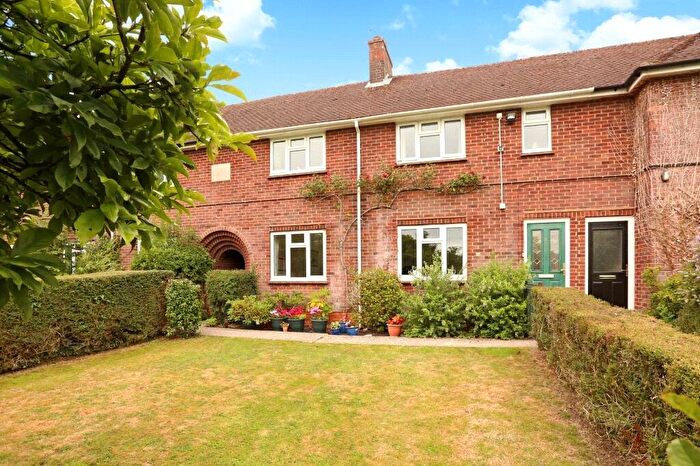 3 Bedroom House For Sale In Bible Fields, Dummer, RG25