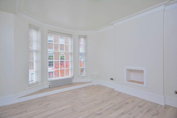 2 Bedroom Flat To Rent In Devonshire Street, Marylebone, London, W1G