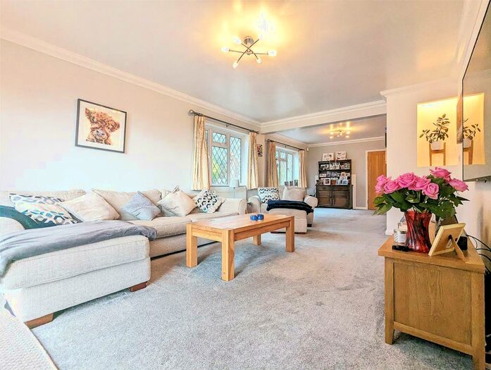 4 Bedroom Detached House For Sale In Greenways, Sandhurst, Berkshire, GU47