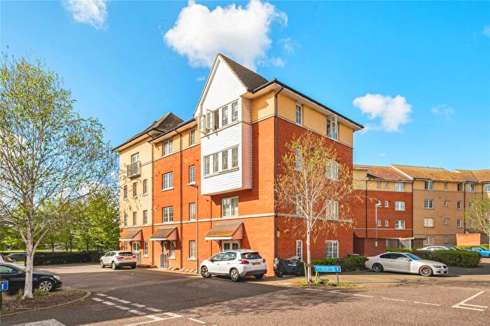 1 Bedroom Flat For Sale In Gainsborough Close, Basildon, Essex, SS14
