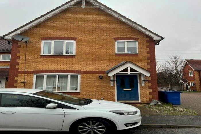 3 Bedroom Property To Rent In Calshot Avenue, Chafford Hundred, Grays, RM16