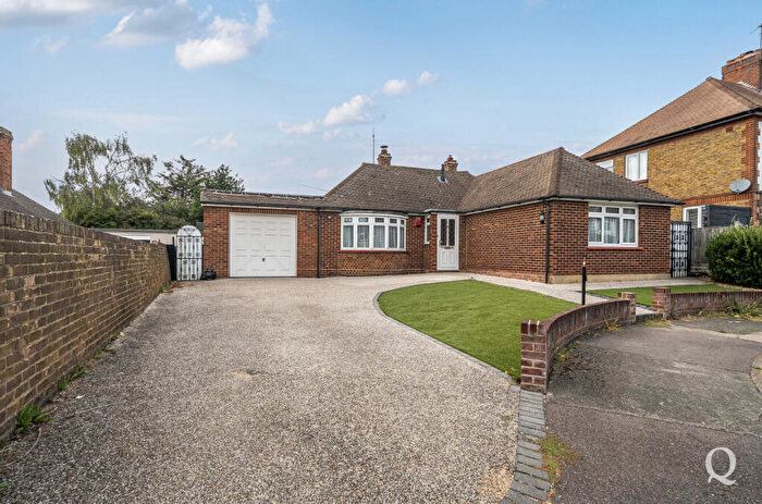 3 Bedroom Bungalow For Sale In Larkfield Avenue, Sittingbourne, Kent, ME10