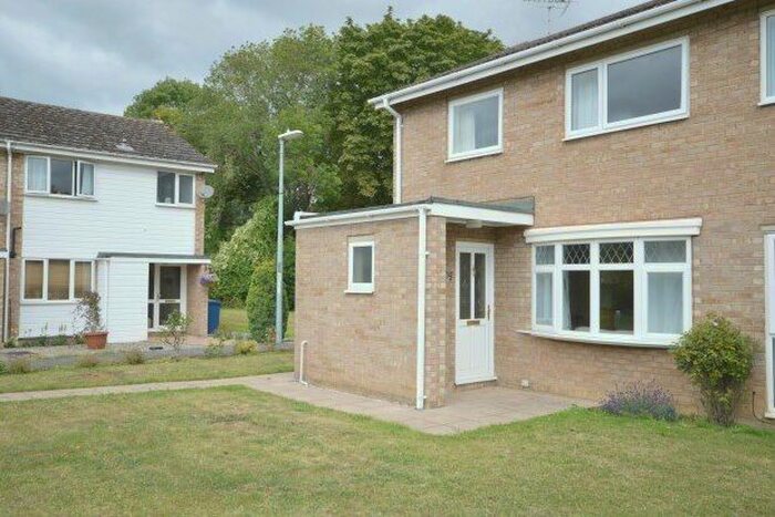 3 Bedroom Property To Rent In Shirley Close, Cambridge, CB24