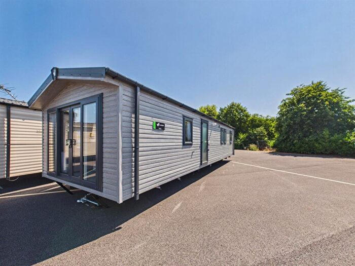 3 Bedroom Chalet For Sale In Grange Leisure Park, Alford Road, Mablethorpe, LN12