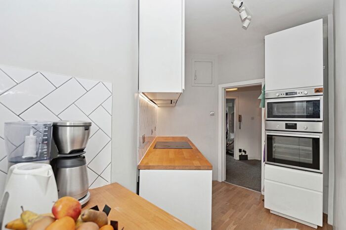 2 Bedroom Flat For Sale In /, Dumbarton Road, Scotstoun, G14