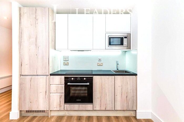 1 Bedroom Flat To Rent In Wood Street, East Grinstead, West Sussex, RH19