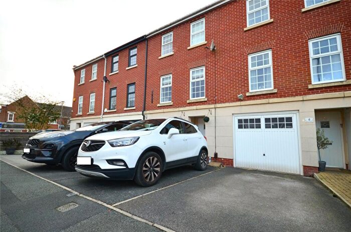 4 Bedroom House To Rent In Newbold Close, Dukinfield, Manchester, Greater Manchester, SK16