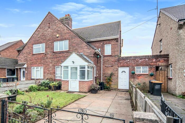 3 Bedroom Semi-Detached House To Rent In Harrowden Road, Bedford MK42