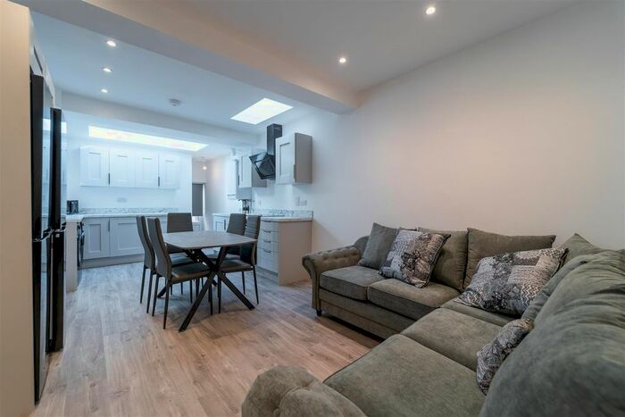 6 Bedroom Property To Rent In Tiverton Road, Selly Oak, Birmingham, B29