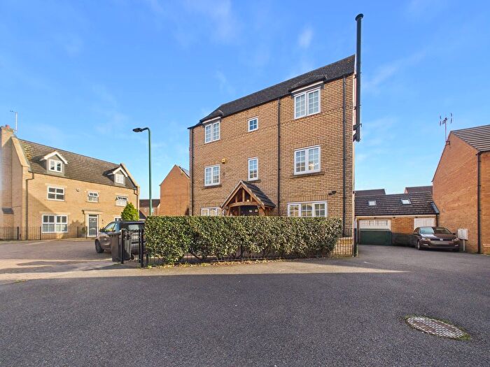 5 Bedroom Detached House For Sale In Baldwin Drive, Peterborough, PE2