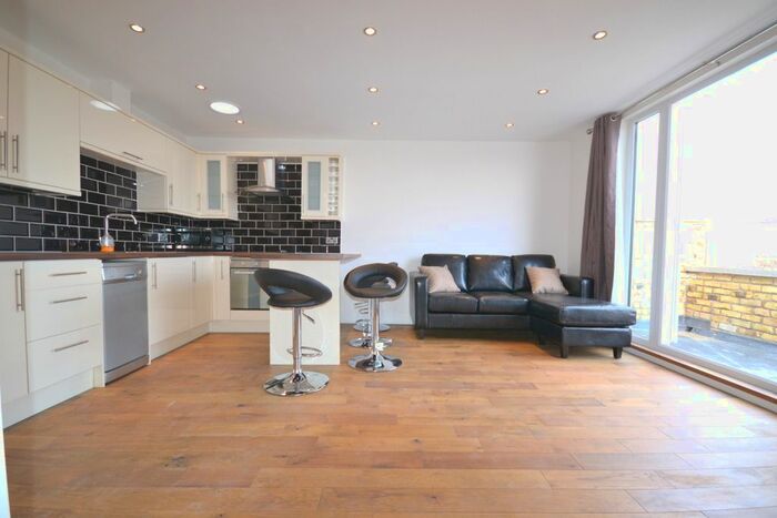 1 Bedroom Flat To Rent In C Bedford Hill, Balham, London, SW12