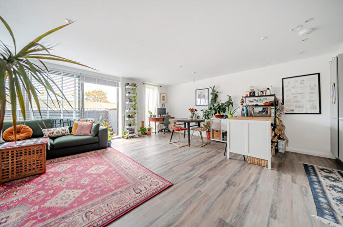 2 Bedroom Apartment For Sale In Bojang House, Doyle Road, London, SE25