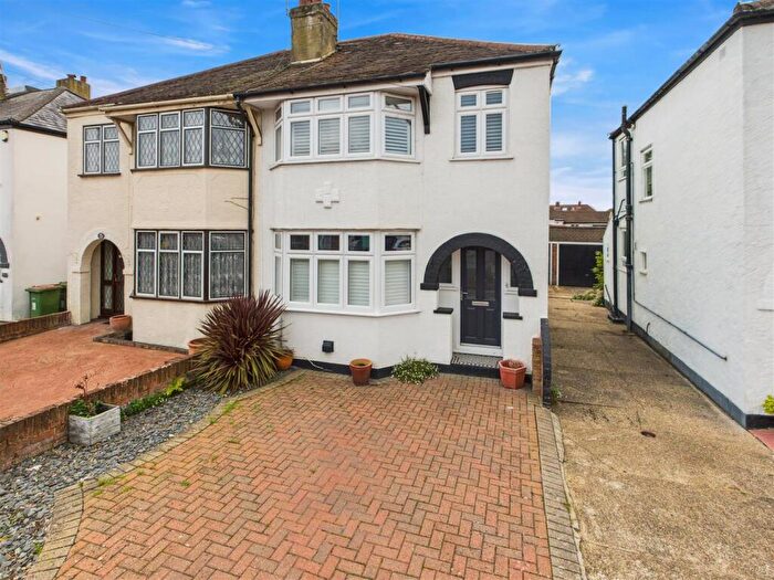 3 Bedroom Semi-Detached House For Sale In Cottimore Lane, Walton-On-Thames, KT12