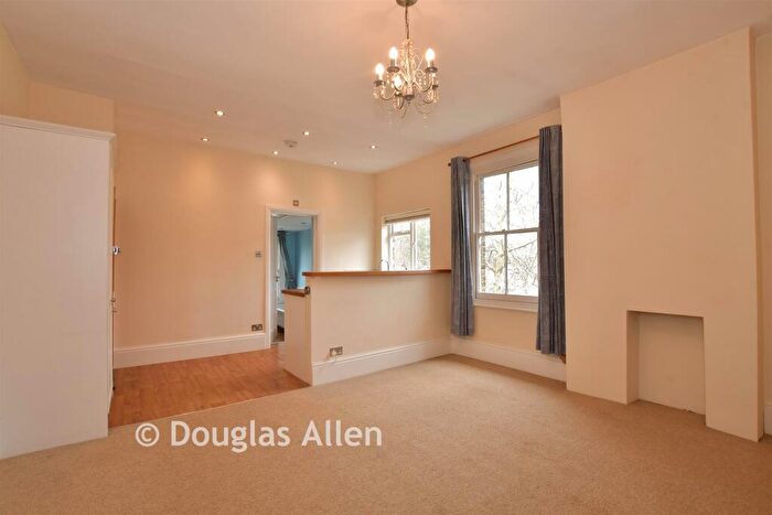 1 Bedroom Flat For Sale In Headley Chase, Warley, Brentwood, Essex, CM14