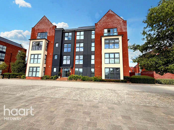 2 Bedroom Apartment For Sale In Waterman Way, Rochester, ME1