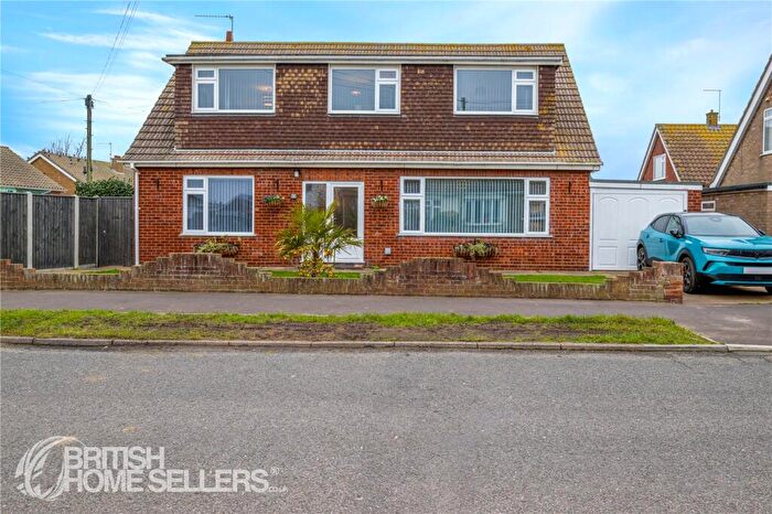 4 Bedroom Bungalow For Sale In Eastern Close, Caister-on-Sea, Great Yarmouth, Norfolk, NR30